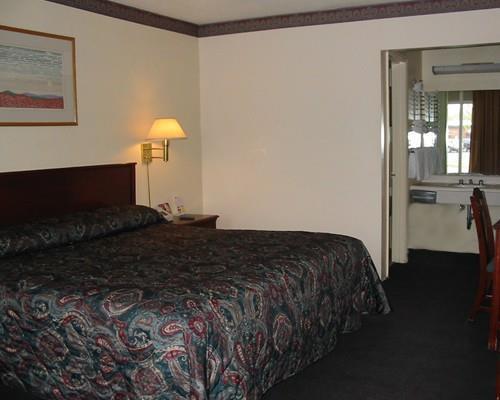 Red Carpet Inn Duncannon New Buffalo Szoba fotó